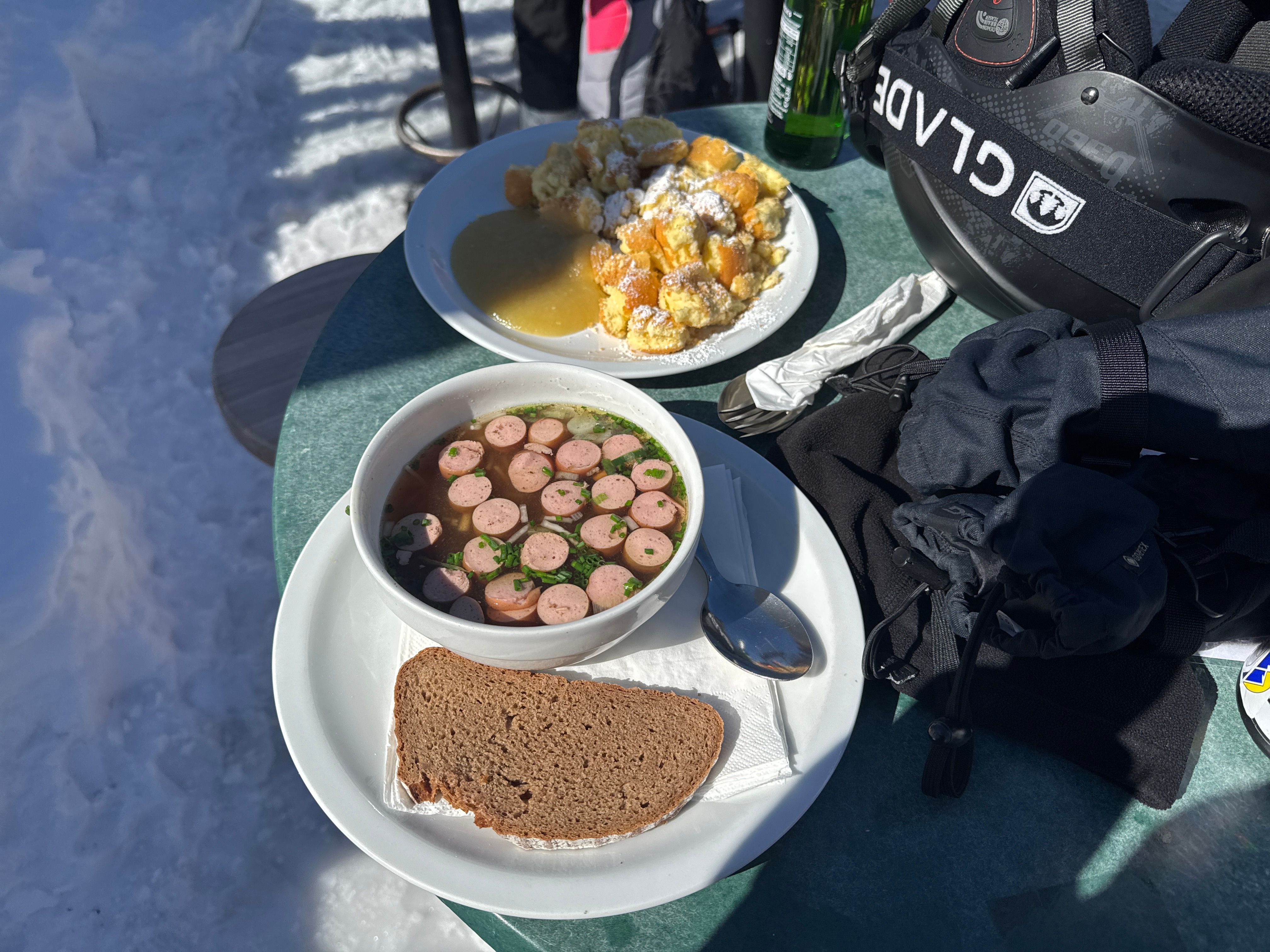 Sausage soup and kaiserschmarrn on the slopes