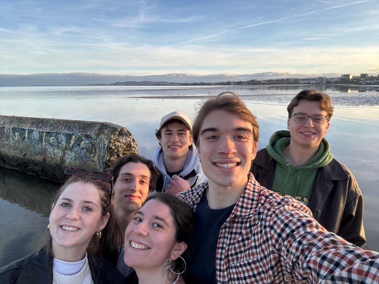 Kadin, Tom, Ioli, Mo, Me, and Max on the beach